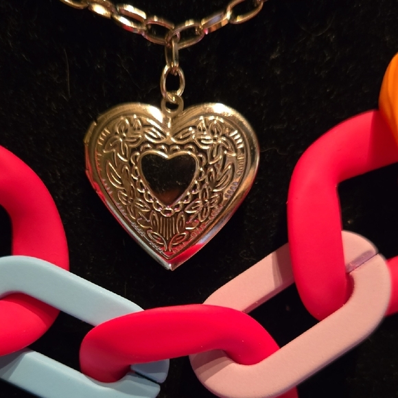 Colorful Chain Necklace with Heart Pendant - Picture 11 of 13